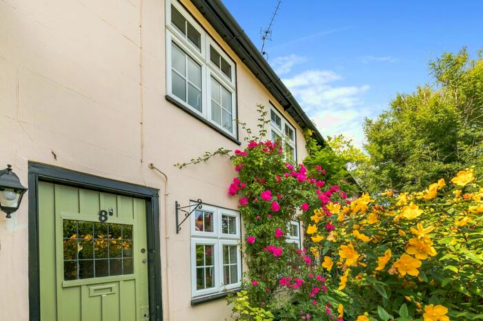 3 Bedroom End Of Terrace House To Rent In Tanyard Lane, Steyning, BN44