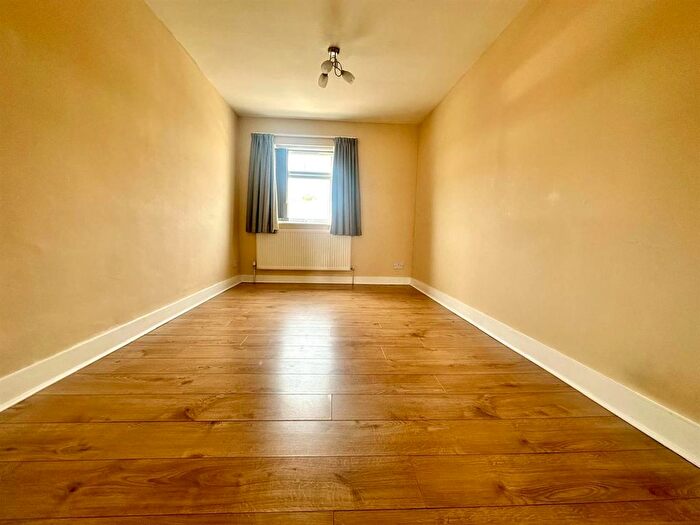 1 Bedroom Flat To Rent In St. Marys Lane, Upminster, RM14