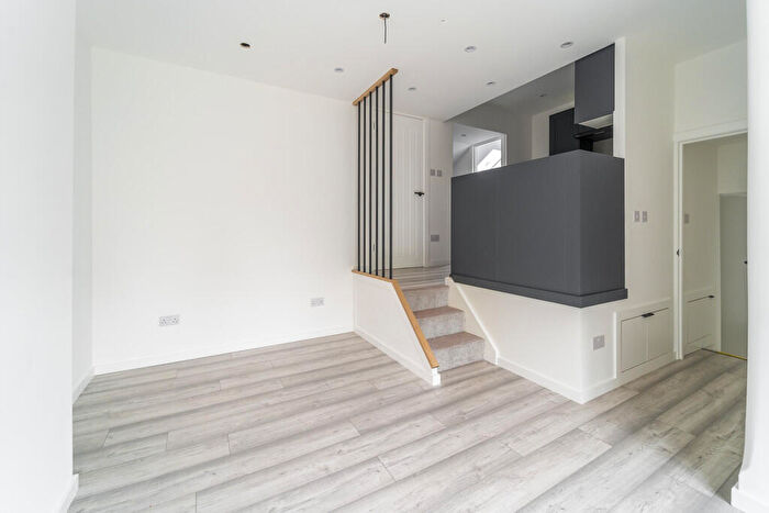 2 Bedroom Apartment For Sale In Woodland Gardens, Muswell Hill, N10