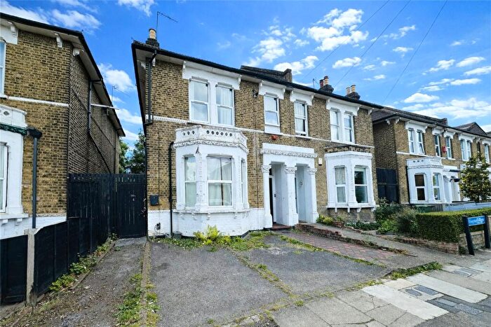 2 Bedroom Maisonette For Sale In Ringstead Road, London, SE6