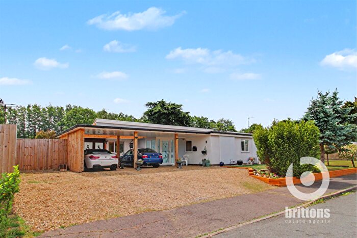 4 Bedroom Detached Bungalow For Sale In Park Hill, Middleton, Kings Lynn, PE32