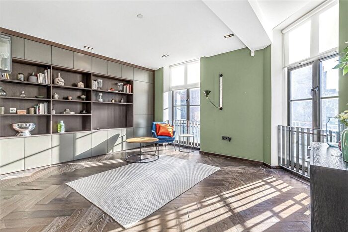 2 Bedroom Flat To Rent In - Poland Street, London, W1F