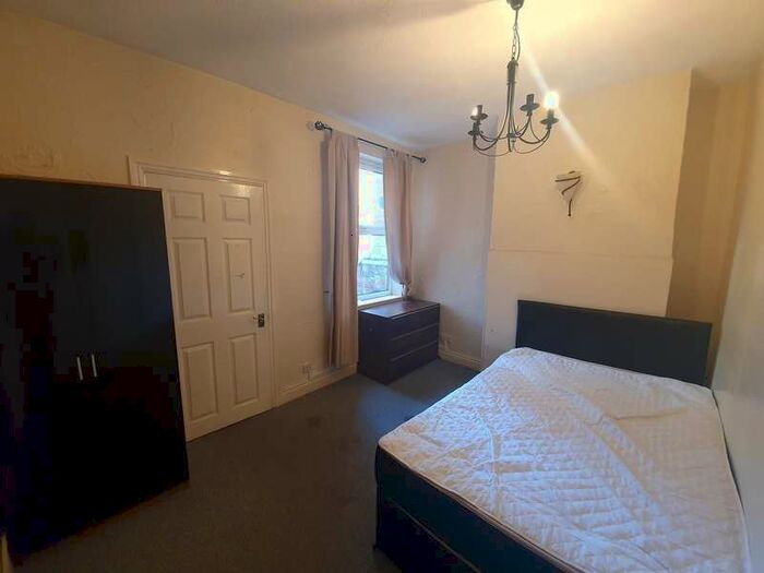 1 Bedroom Flat To Rent In Leman Street, DE22