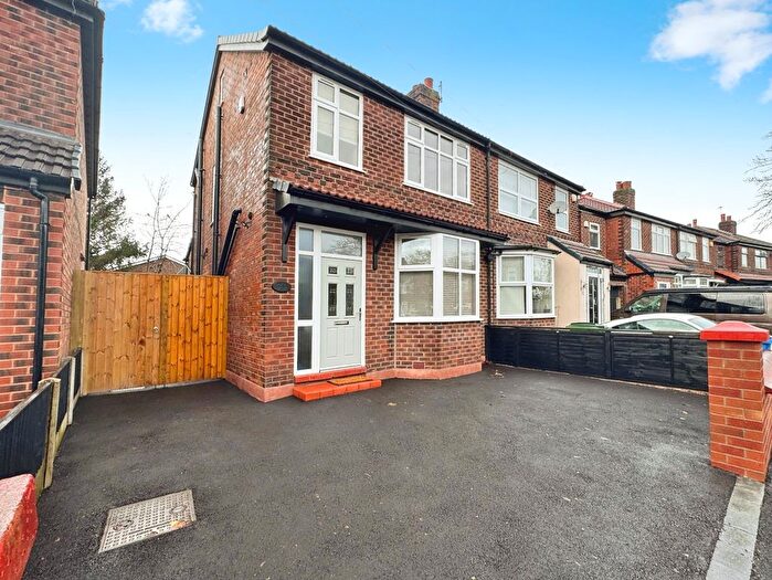 4 Bedroom Semi Detached House To Rent In Nursery Road, Heaton Norris, Stockport, SK4