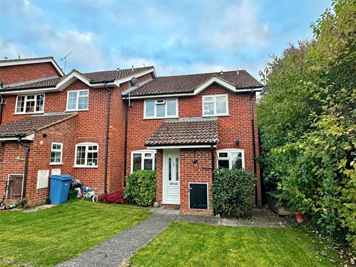 2 Bedroom End Of Terrace House To Rent In Ravenscroft, Hook, Hampshire, RG27