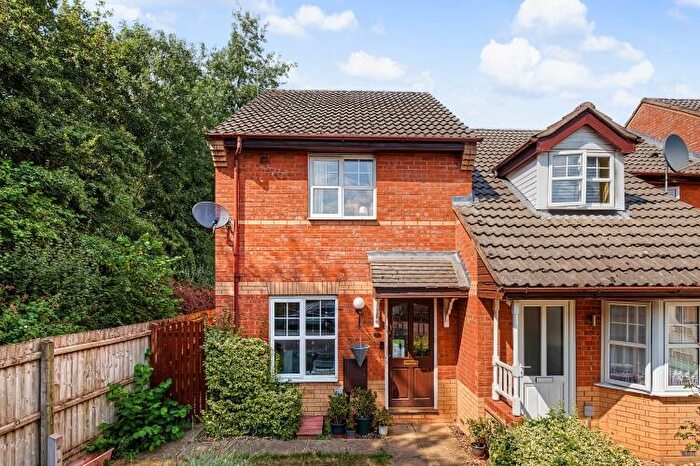 2 Bedroom End Of Terrace House To Rent In Hamilton Close, Banbury, OX16