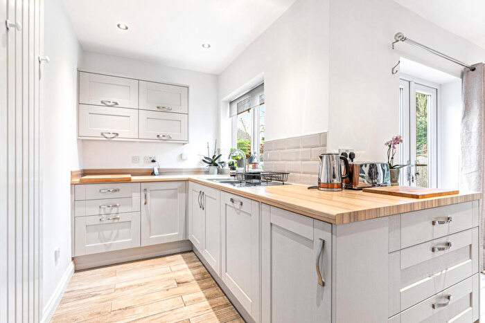 3 Bedroom Bungalow For Sale In Walton Close, Kirby Muxloe, LE9