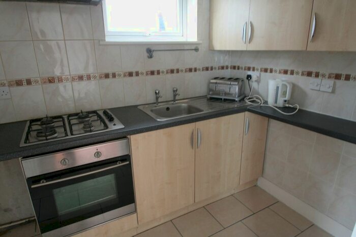 2 Bedroom Flat To Rent In Birchanger Road, London, SE25
