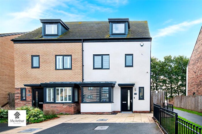 4 Bedroom Semi Detached House For Sale In Lake View, Lakeside, Doncaster, DN4