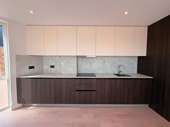 1 Bedroom Flat To Rent In High Road Leyton, E10