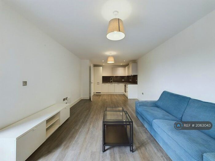 2 Bedroom Flat To Rent In Tennant Street, Birmingham, B15