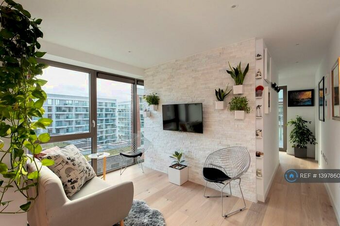 3 Bedroom Flat To Rent In Royal Crest Avenue, London, E16