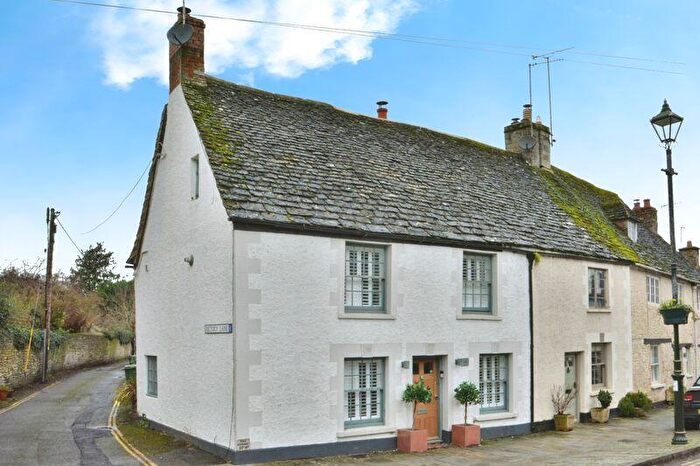 3 Bedroom Semi Detached House For Sale In High Street, Cricklade, Wiltshire, SN6