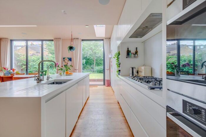 5 Bedroom Terraced House To Rent In First Avenue, SW14