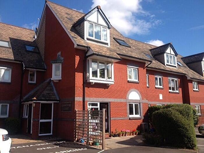 2 Bedroom Apartment To Rent In Commodore Court, Captains Place, Southampton, SO14