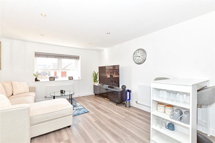 2 Bedroom Property For Sale In Blandings Way, Emsworth, Hampshire, PO10