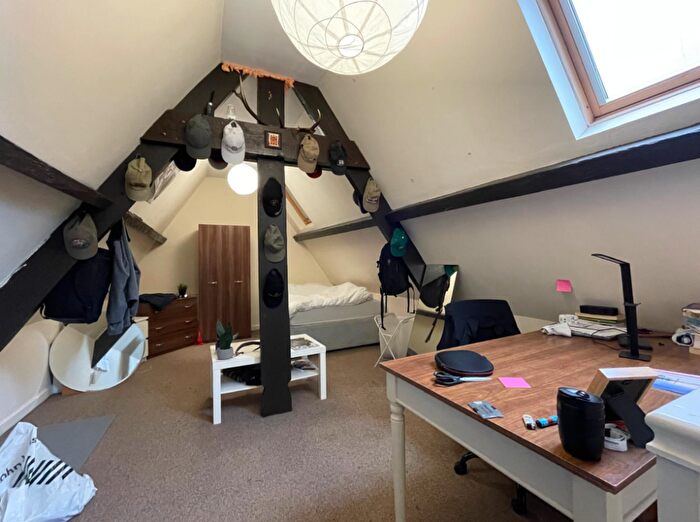 1 Bedroom Flat To Rent In Blackman Lane, Leeds, West Yorkshire, LS2