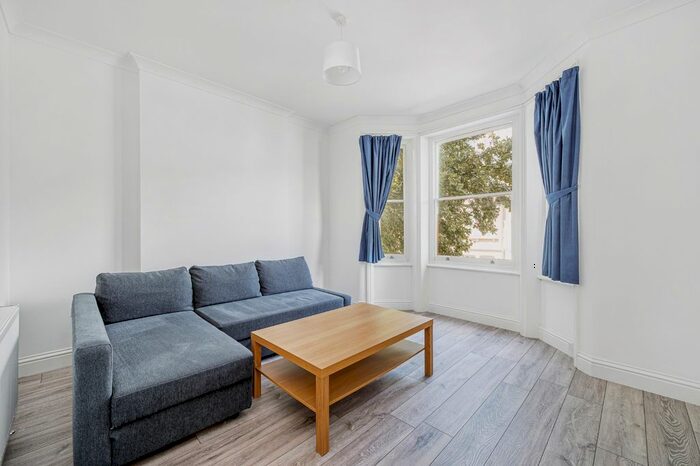 2 Bedroom Flat To Rent In Kingwood Road, London, SW6