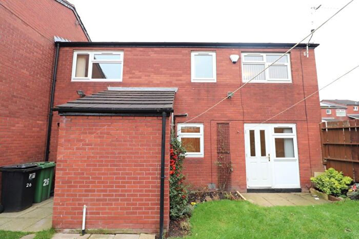 3 Bedroom Detached House To Rent In Leeds, West Yorkshire, Uk, LS11