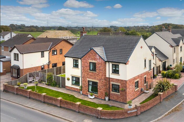 5 Bedroom Detached House For Sale In Foundry Court, Preston, PR4