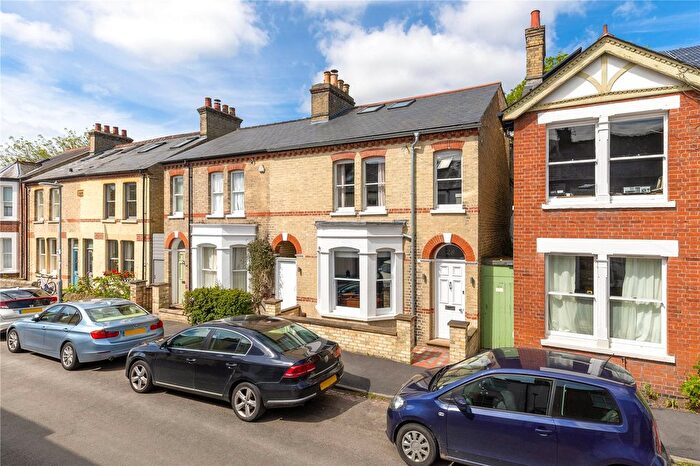 4 Bedroom Semi-Detached House For Sale In Hardwick Street, Cambridge, CB3
