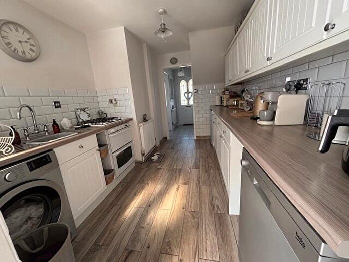 3 Bedroom End Of Terrace House For Sale In Mountwood Road, Selsey, PO20