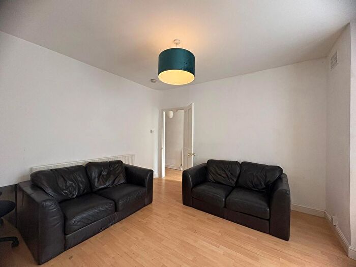 4 Bedroom Detached House To Rent In Vespan Road, London, W12