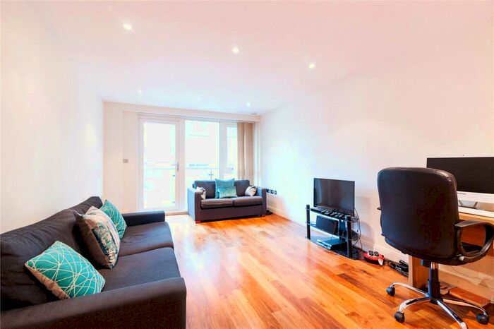 2 Bedroom Apartment To Rent In Clerkenwell Road, London, EC1M