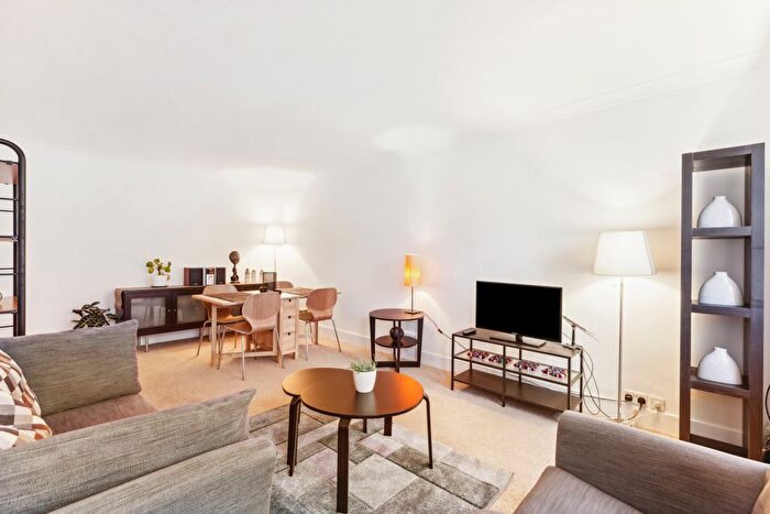 2 Bedroom Flat To Rent In Lexham Gardens, Earls Court, W8