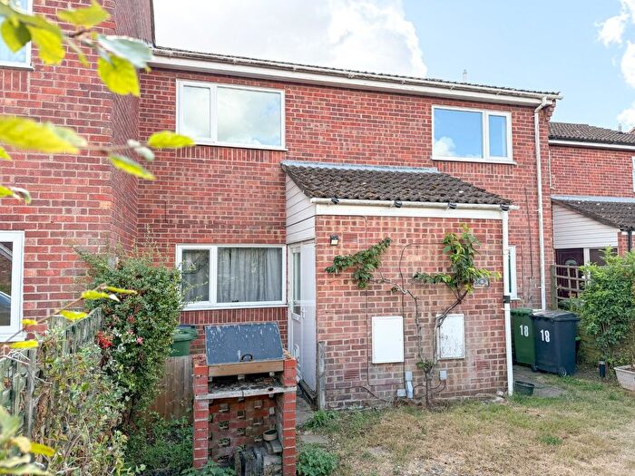 2 Bedroom Maisonette For Sale In Woodside Court, Attleborough, Norfolk, NR17