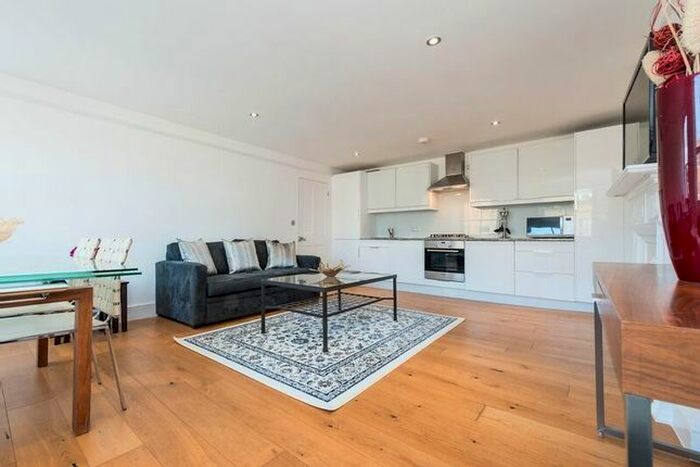 2 Bedroom Flat To Rent In Gloucester Place, London, W1U