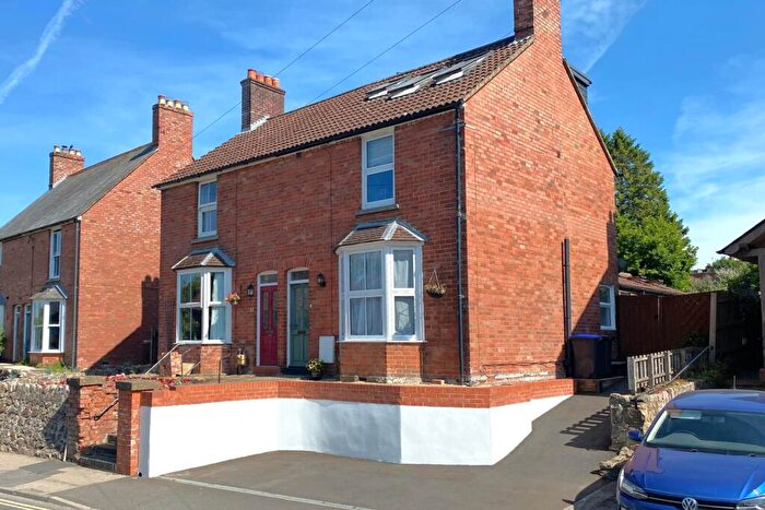 4 Bedroom Semi-Detached House For Sale In George Lane, Marlborough, SN8