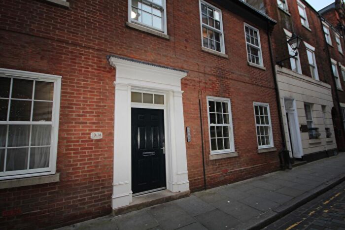 2 Bedroom Flat To Rent In Bowlalley Lane, Hull, Yorkshire, HU1