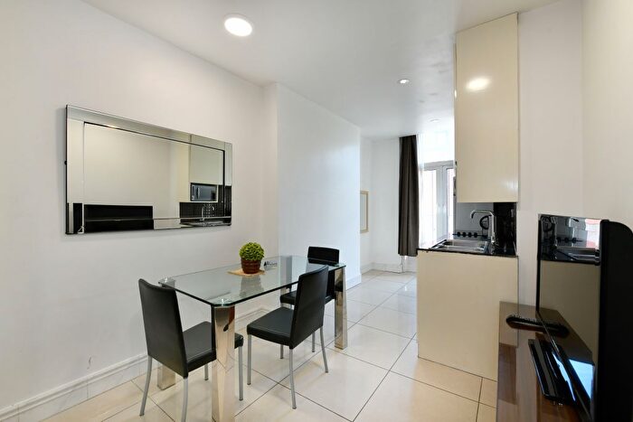 2 Bedroom Flat To Rent In Upper Tachbrook Street, Pimlico, London, SW1V