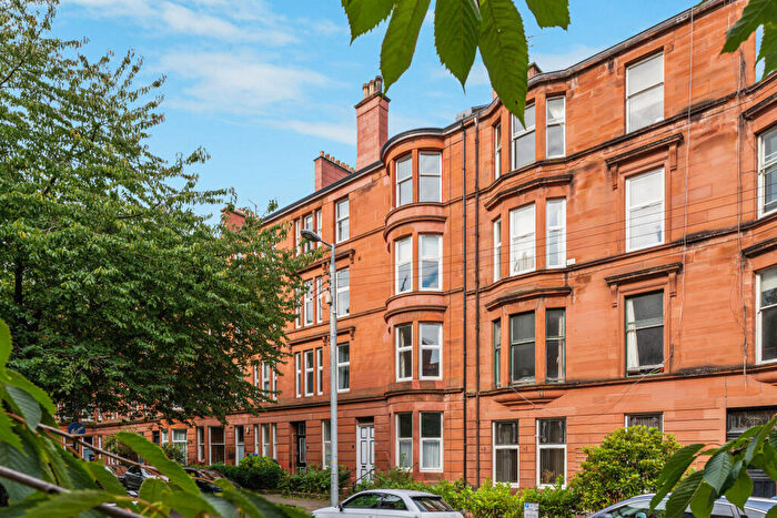 3 Bedroom Flat For Sale In Dunearn Street, Woodlands, G4