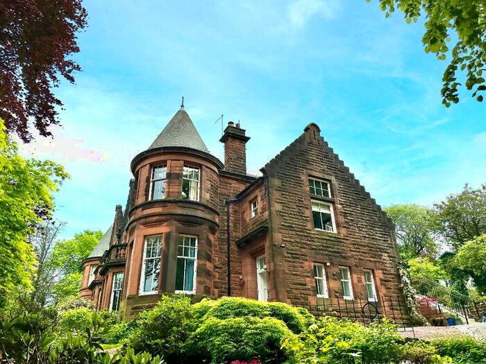4 Bedroom Flat To Rent In Nithsdale Road, Pollokshields, Glasgow, G41