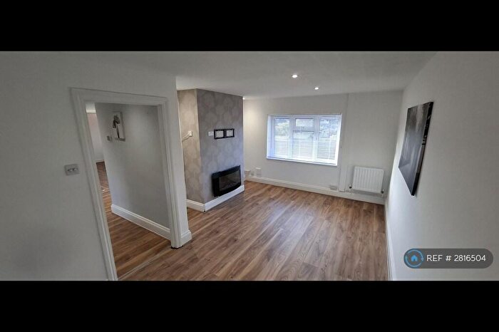 2 Bedroom Maisonette To Rent In Scott Road, Crawley, RH10