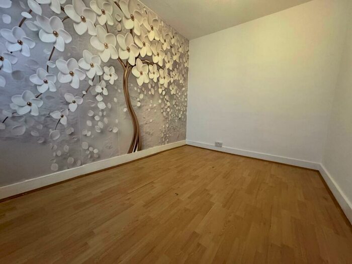 3 Bedroom Detached House To Rent In Sutherland Road Enfield, EN3