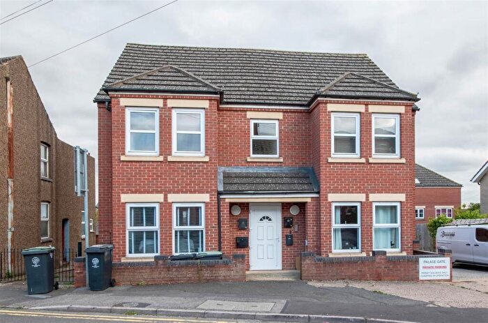 1 Bedroom Flat For Sale In Palace Gate, Irthlingborough, NN9