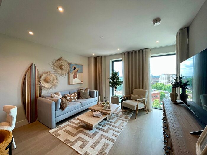 1 Bedroom Flat To Rent In London, W12