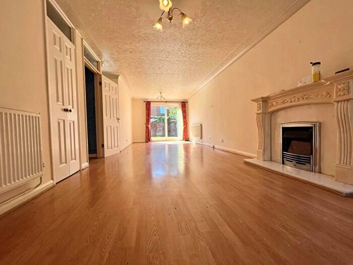 3 Bedroom Semi-Detached House To Rent In Alfriston Road, Finham, Coventry, CV3