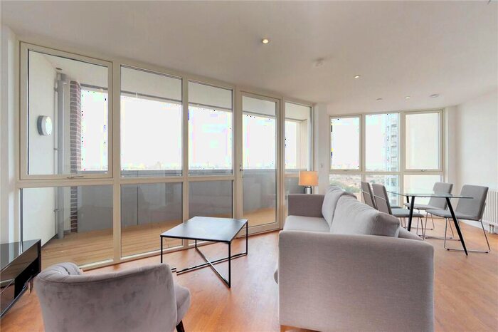 2 Bedroom Flat To Rent In Discovery Tower, London, E16