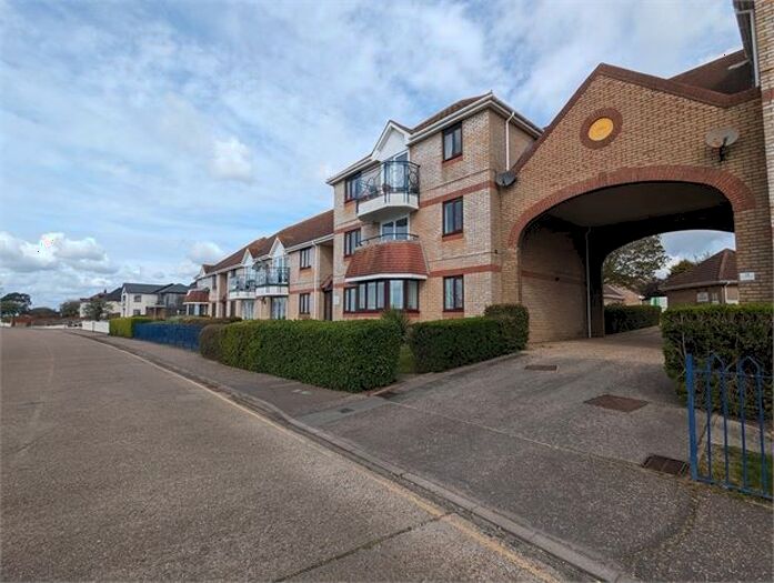 2 Bedroom Flat To Rent In Victoria Esplanade, West Mersea, CO5