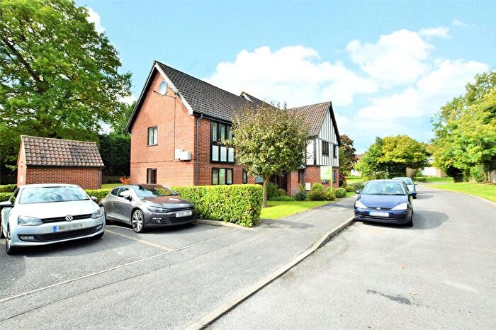 2 Bedroom Maisonette To Rent In Wyvern Close, Bracknell, Berkshire, RG12
