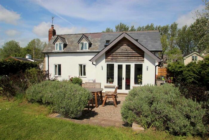 4 Bedroom Detached House For Sale In Cross Keys, Hereford, HR1
