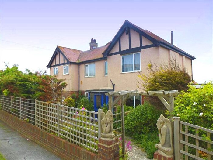 4 Bedroom Detached House For Sale In Brambletyne Avenue, Saltdean, Brighton, BN2
