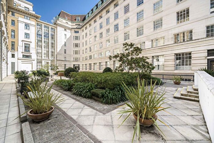 2 Bedroom Flat For Sale In Forum Magnum Square, West Block, County Hall, SE1