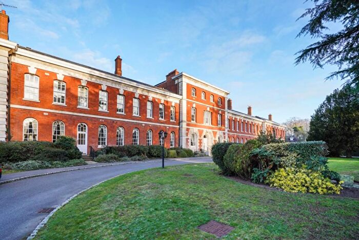 1 Bedroom Flat To Rent In Ellesmere Place, Walton On Thames, Surrey, KT12