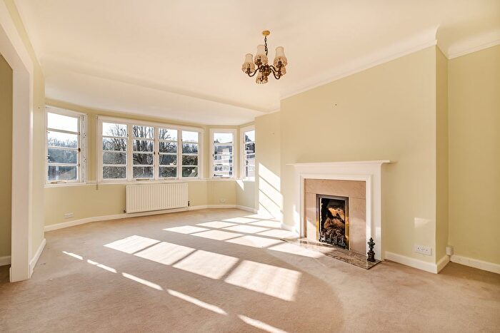 4 Bedroom Flat For Sale In Putney Heath, London, SW15