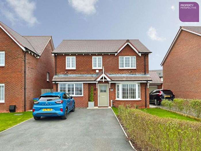 4 Bedroom Detached House For Sale In Textile Close, Middleton, Manchester, M24